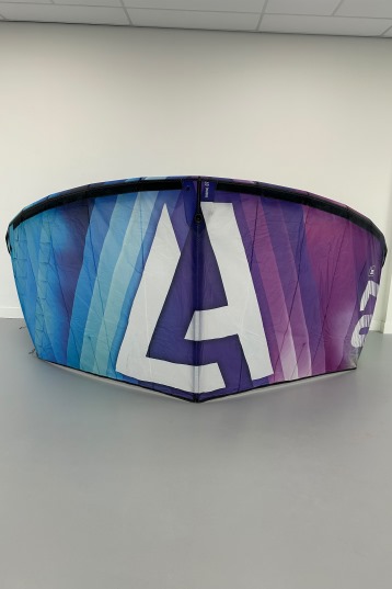 Harlem Kitesurfing-Thrive Kite (DEMO)