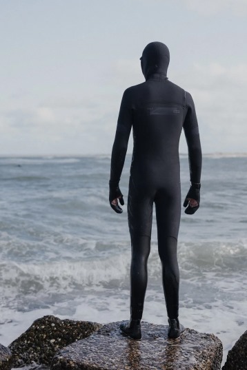 Seek Amp 6/5 Frontzip Hooded 2025 Wetsuit from ION! ▷ Kitemana.com