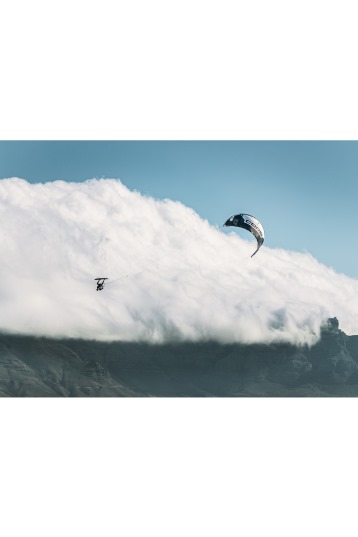 XR8 Kite from Core Kiteboarding! ▷ Kitemana.com