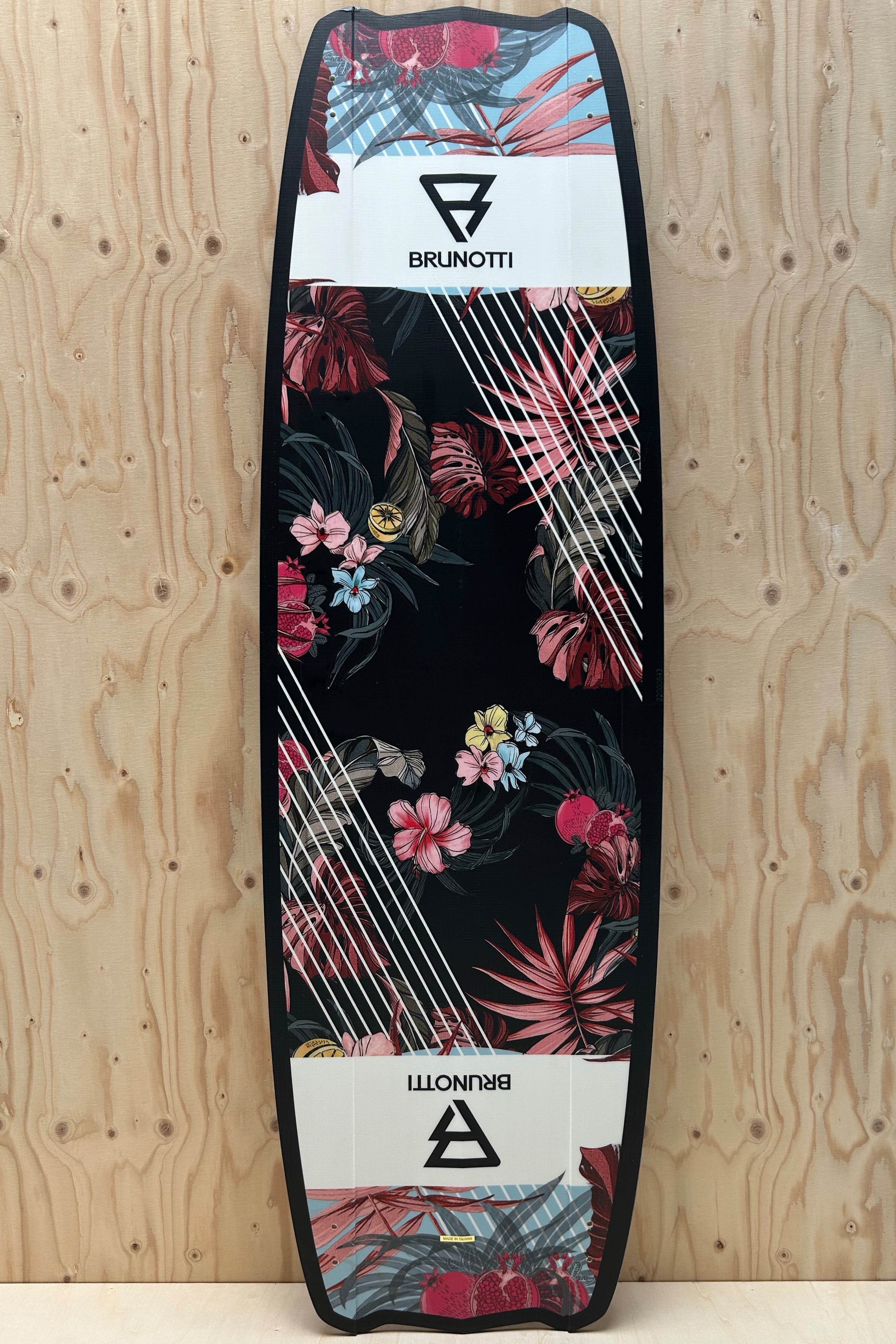 Brunotti-Riptide Blossom 2024 Kiteboard (DEMO)