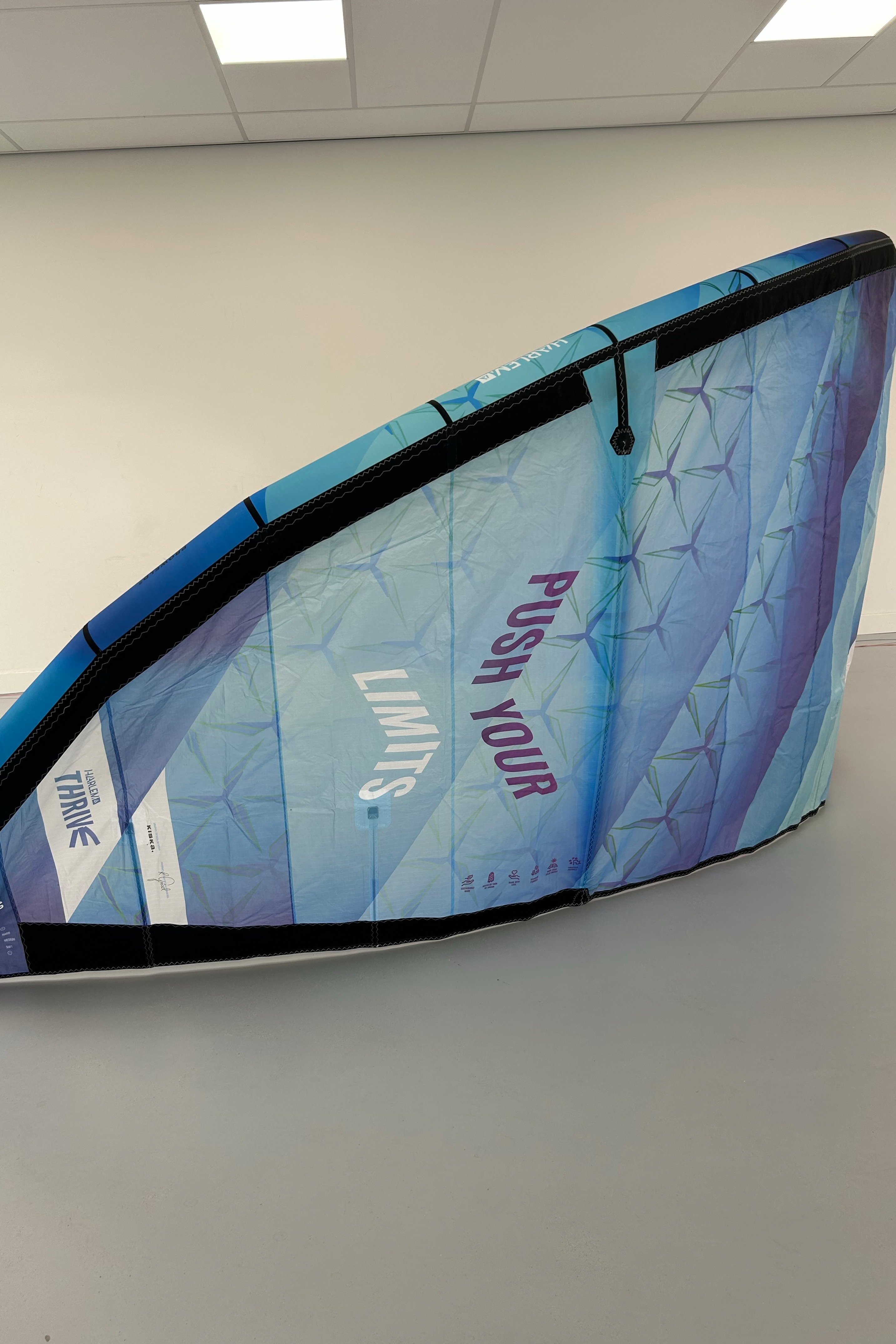 Harlem Kitesurfing-Thrive V1 Kite (2nd)